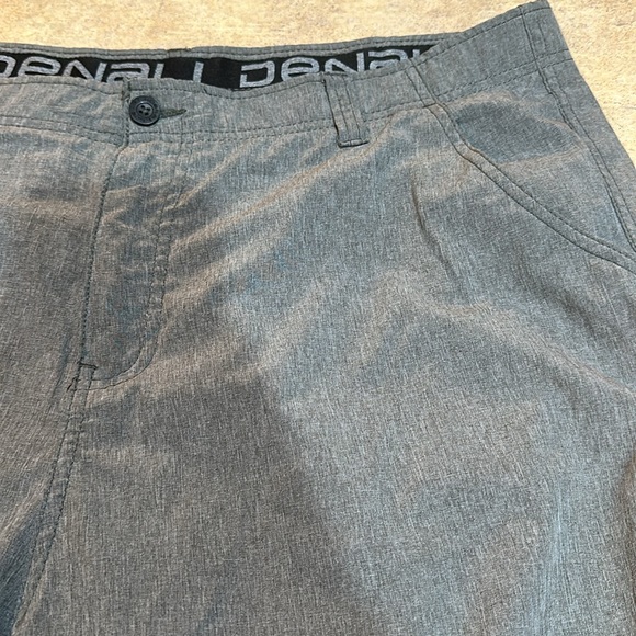 Men’s Denali shorts size 38 - Picture 2 of 6